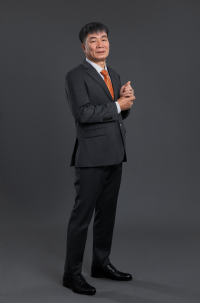 VŨ CHINH